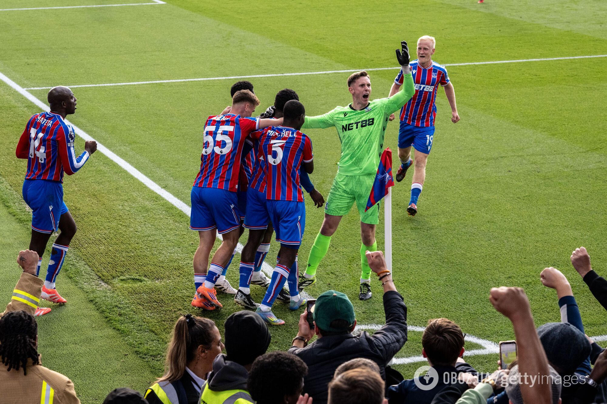 Где смотреть футбол "Динамо" – "Кристал Пэлас". Расписание трансляций Лиги конференций