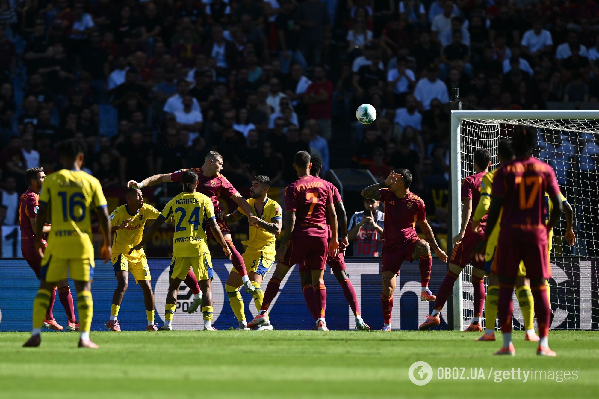 Український футболіст, якого виганяли з "Роми", забив гол і зірвав овації стадіону в Римі. Відео