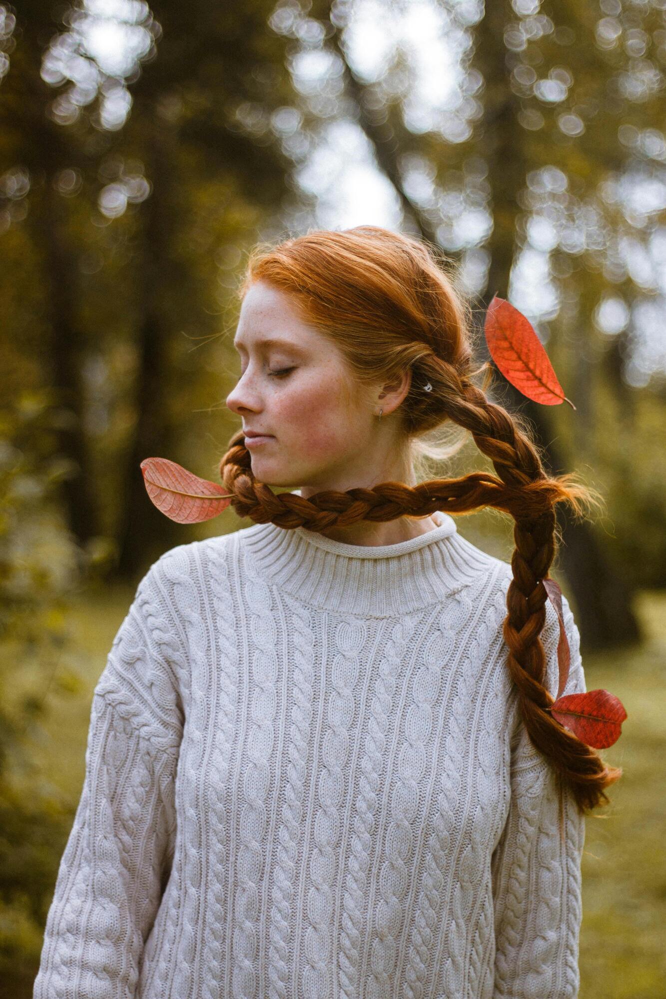 Коси знову в тренді: 10 простих і красивих зачісок на кожен день