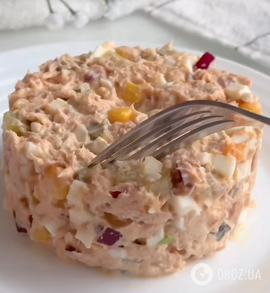Полезная белковая намазка-салат из тунца, с луком и яйцами: рецепт закуски за 5 минут