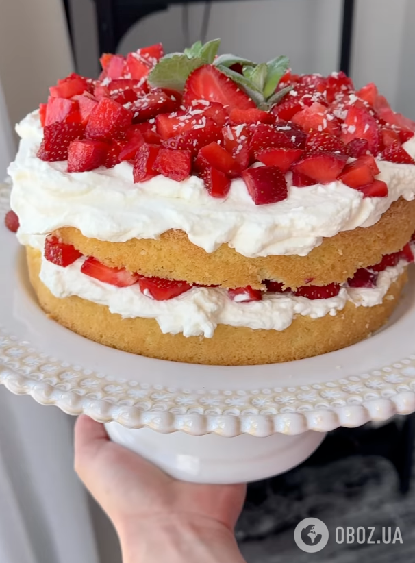 Любимый бисквитный торт королевы Елизаветы ІІ: делимся простым рецептом десерта