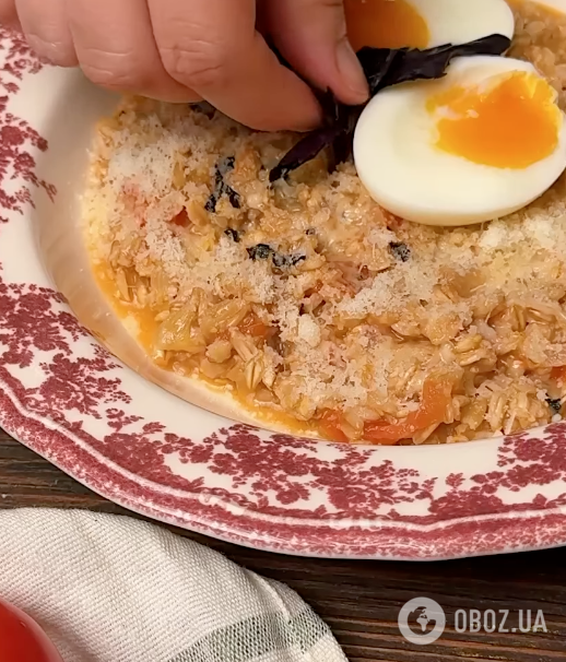 Как вкусно приготовить овсянку на сковороде: рассказываем, что раскроет вкус крупы