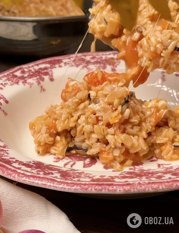 Как вкусно приготовить овсянку на сковороде: рассказываем, что раскроет вкус крупы