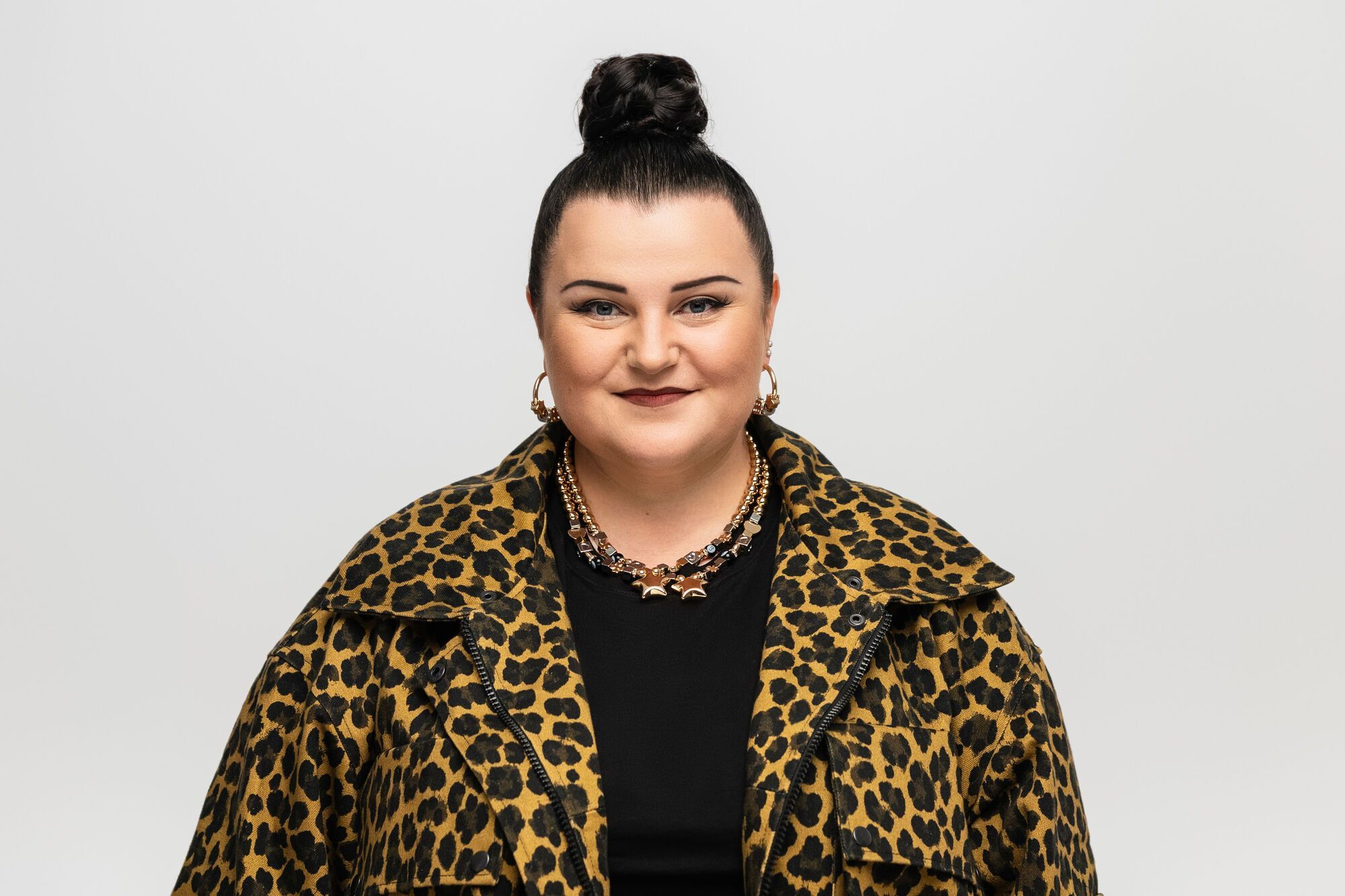 "А хто хейтить": Alyona Alyona випустила саундтрек до нової української комедії "10 блогерят"