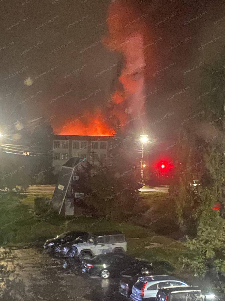 Дроны атаковали Брянщину, поднялся пожар: в сети заявляют о попадании в завод. Фото и видео
