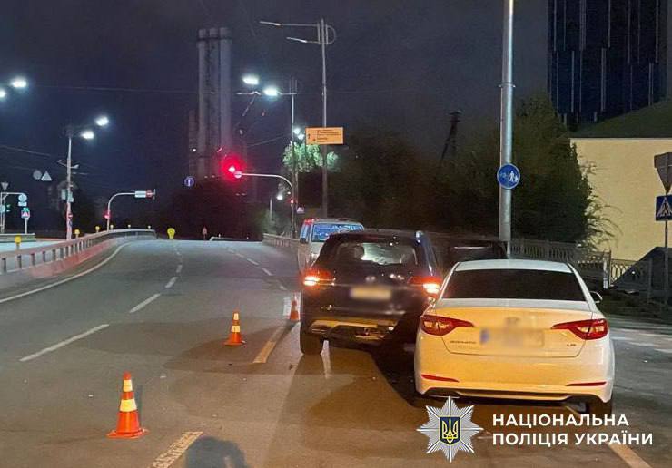 У Києві п’яний водій-іноземець протаранив легковик: є постраждалий. Фото та подробиці