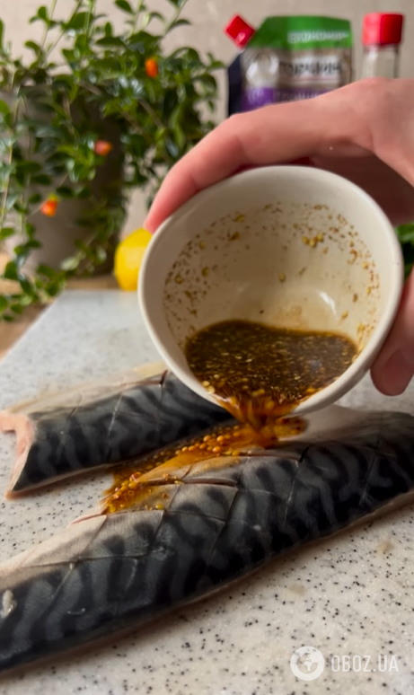 Як смачно запекти скумбрію з овочами: ідеально для вечері