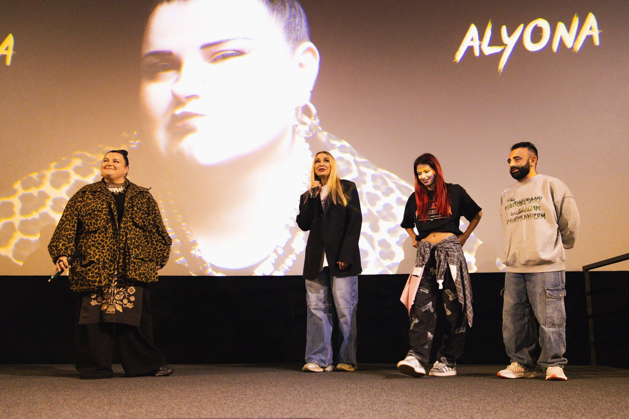 "А хто хейтить": Alyona Alyona випустила саундтрек до нової української комедії "10 блогерят"