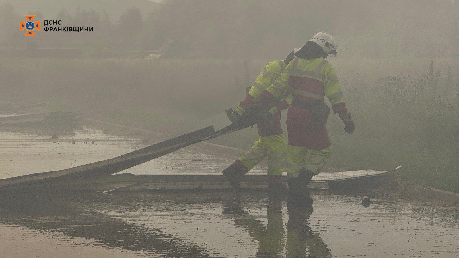 Оккупанты атаковали объект инфраструктуры в Ивано-Франковской области: произошел пожар. Фото