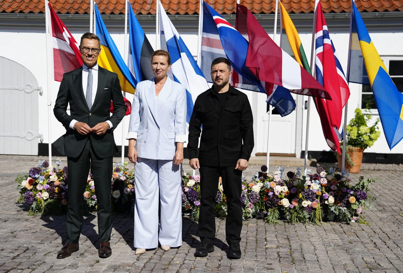 Зеленский прибыл с визитом в Данию, где запланирован важный саммит. Видео