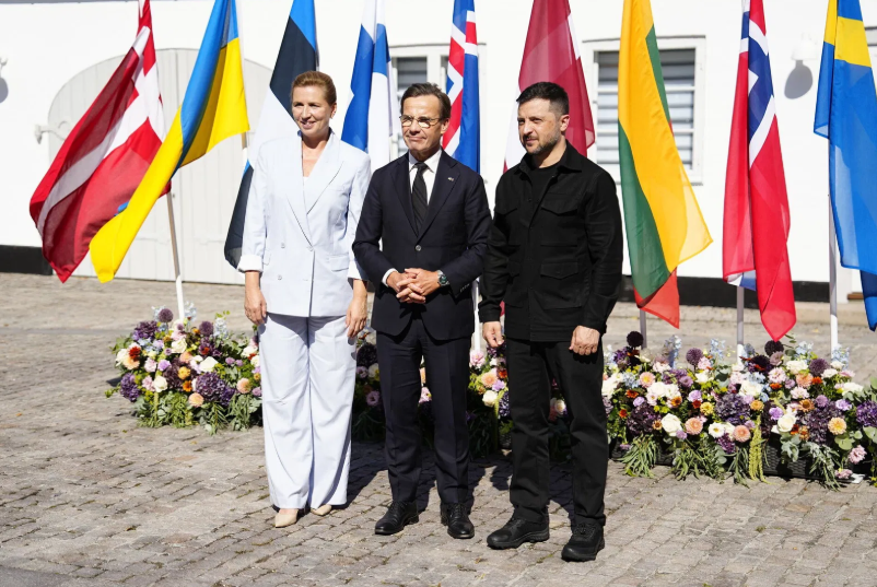 Зеленский прибыл с визитом в Данию, где запланирован важный саммит. Видео