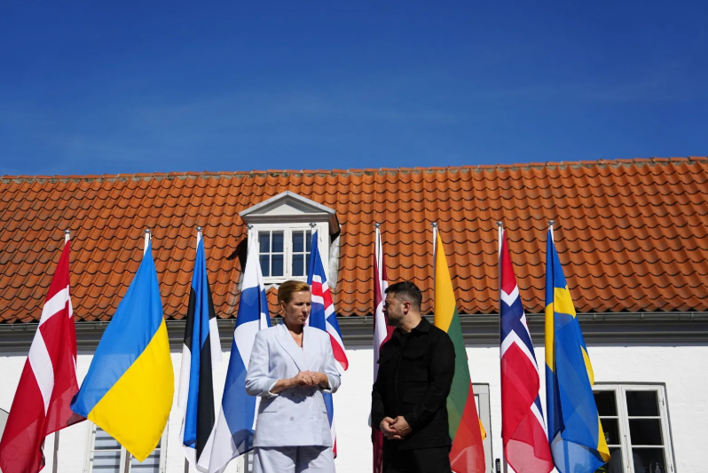 Зеленский прибыл с визитом в Данию, где запланирован важный саммит. Видео