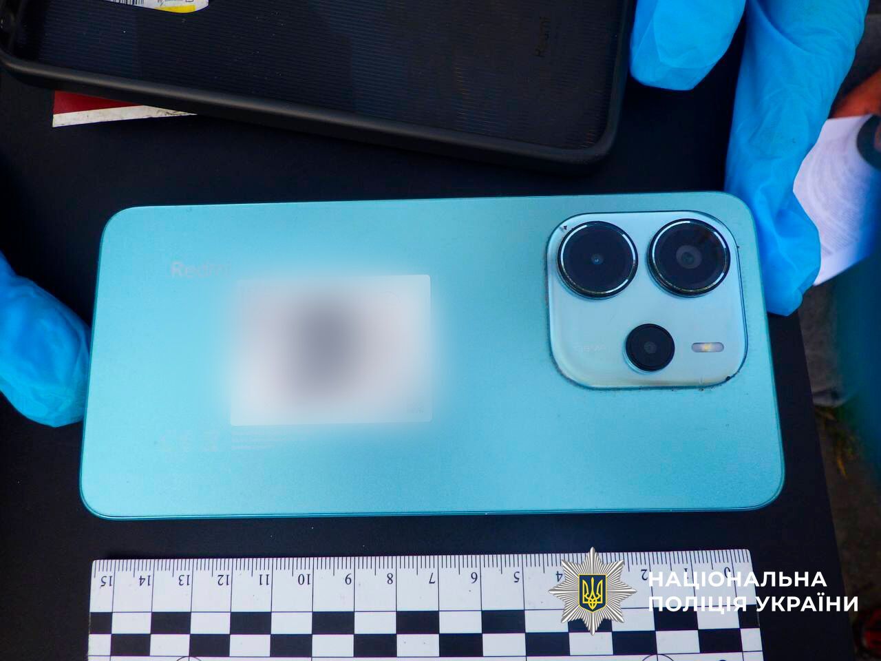 У Києві в Гідропарку підліток заради розваги жорстоко побив перехожого та пограбував його. Подробиці та фото