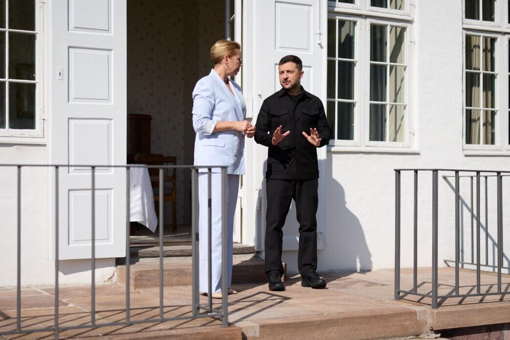 Зеленский прибыл с визитом в Данию, где запланирован важный саммит. Видео