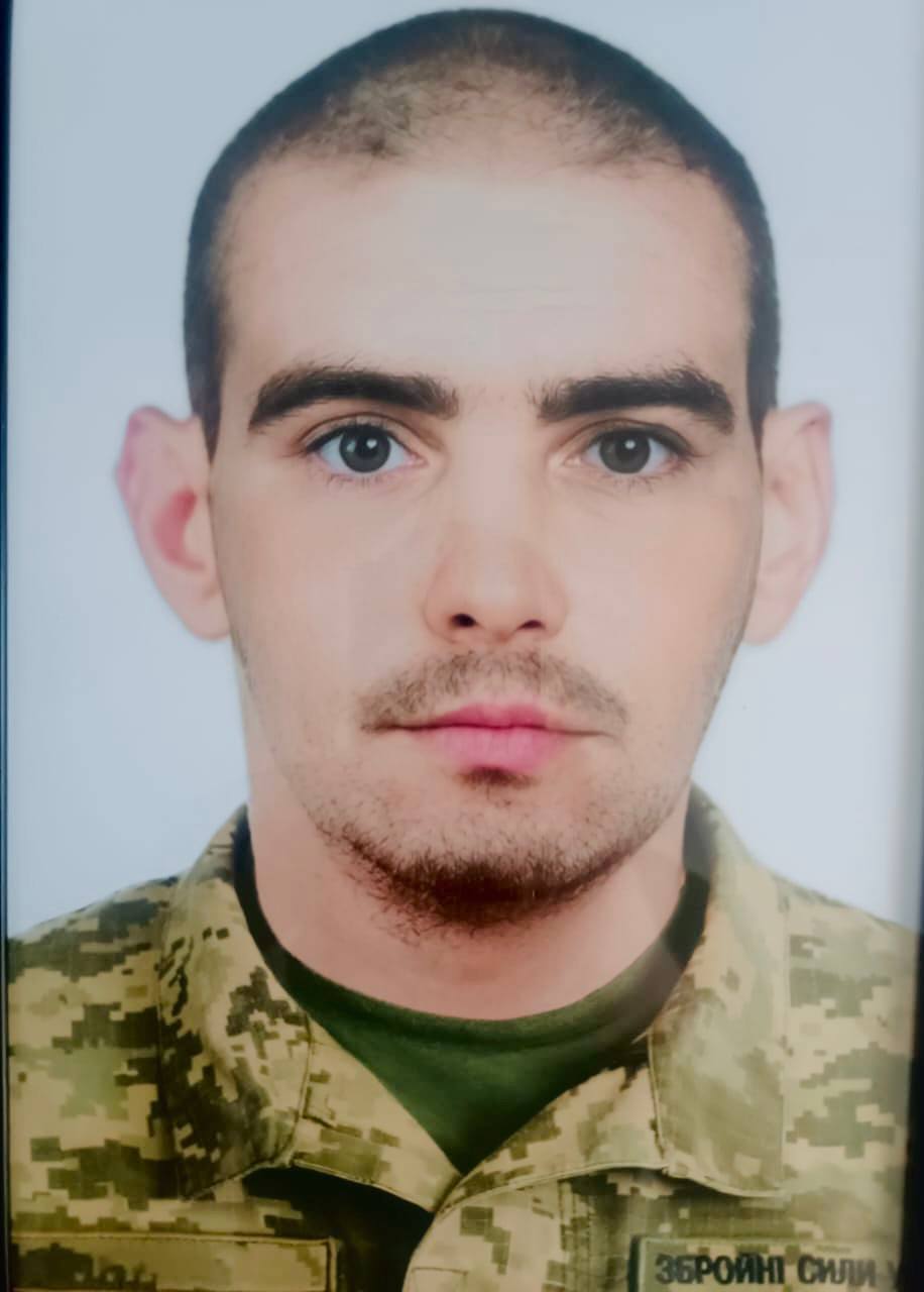Йдуть у небо молоді патріоти: на фронті загинув військовий із Київщини Сергій Арендар. Фото