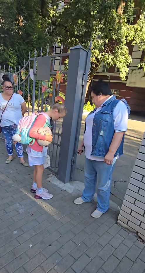 Стало відомо, чим закінчився скандал із директоркою гімназії Києва, яка не пускала дітей у шортах на уроки