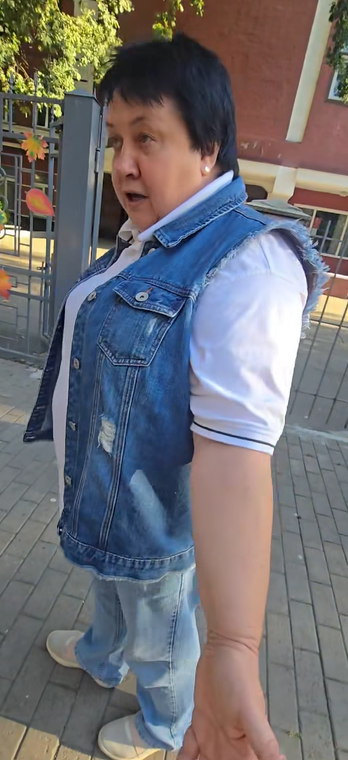 Власти обещают уволить директора киевской гимназии, которая не пустила детей на занятия из-за шорт: в столице разгорелся скандал из-за школьной формы