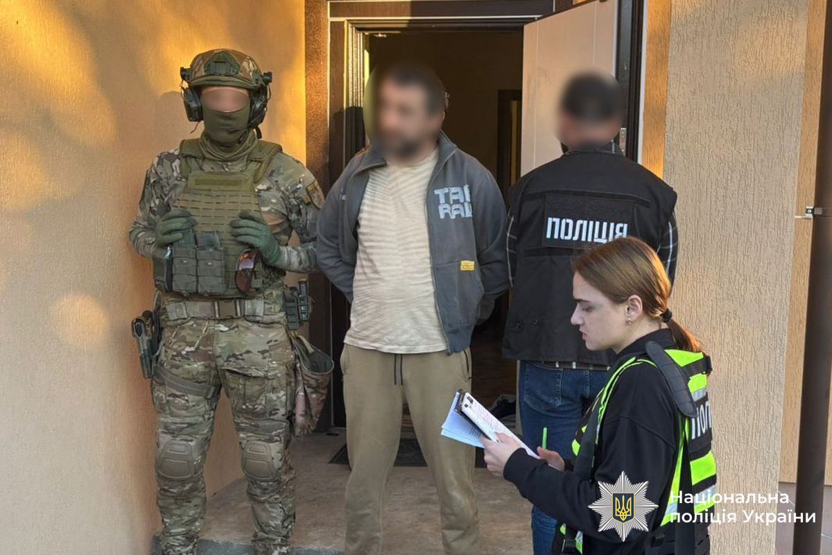 Вирощували понад 5,7 тис. кущів коноплі: у заповідній зоні на Вінниччині викрили підпільне виробництво наркотиків. Фото і відео