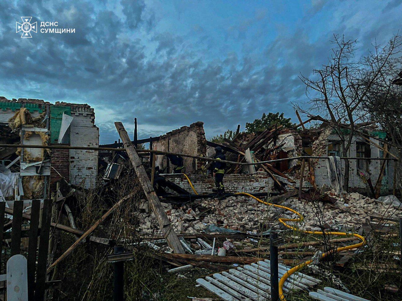 Окупанти ударом по Сумщині вбили подружжя з двома маленькими дітьми. Фото