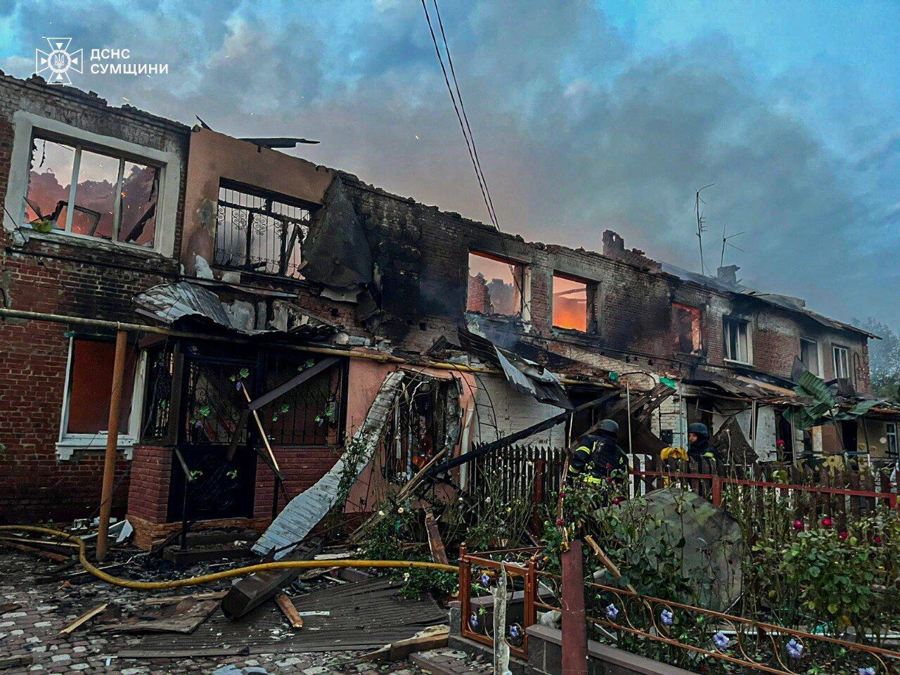 Окупанти ударом по Сумщині вбили подружжя з двома маленькими дітьми. Фото