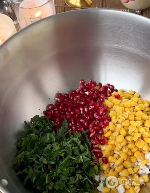 Вкусный салат ''Праздничный'' из бюджетных продуктов: самый простой рецепт блюда