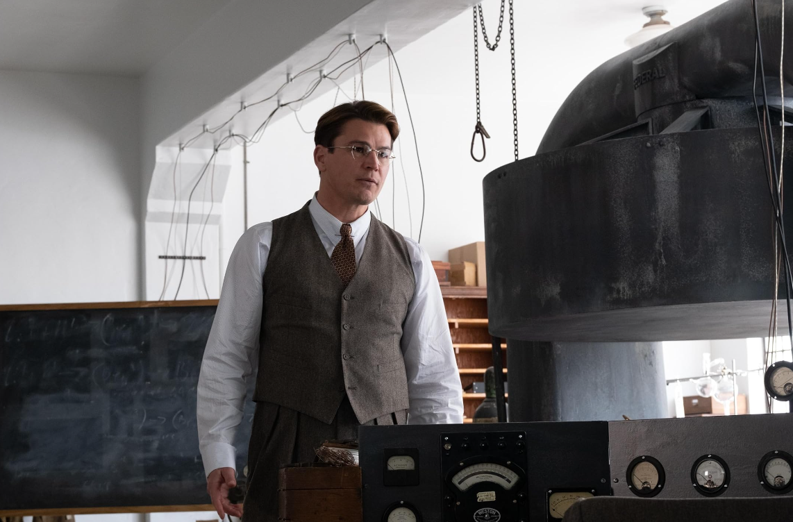 Звезда "Оппенгеймера" попал в ДТП с полицейским автомобилем: актера и патрульного госпитализировали