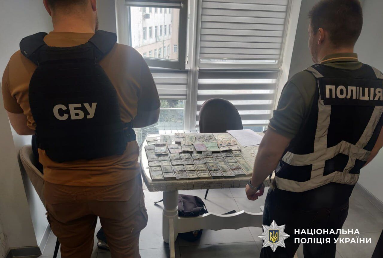 За взятку обещал службу в тылу и дальнейшее списание: полиция разоблачила деловода одной из воинских частей. Фото