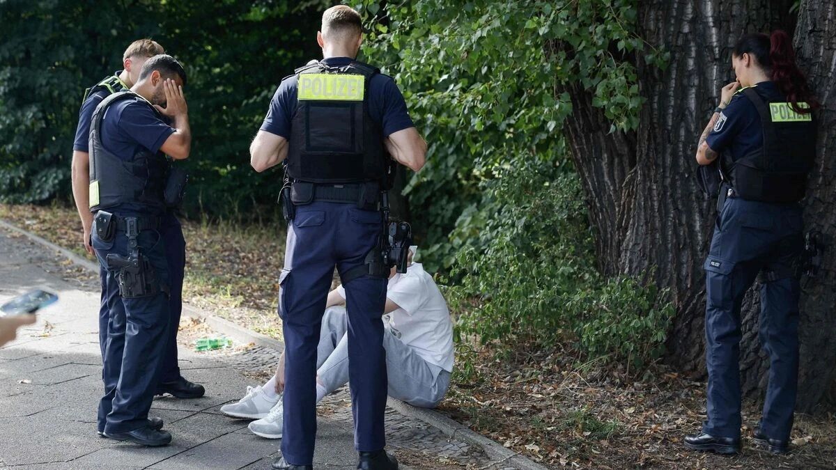 В Берлине автомобиль наехал на людей: пострадали дети и учительница