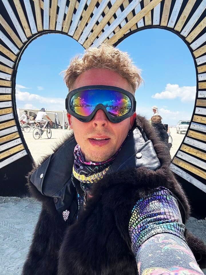 На фестивале Burning Man в США убили фаната Путина: его подруга шокировала, о чем россиянин спрашивал перед смертью