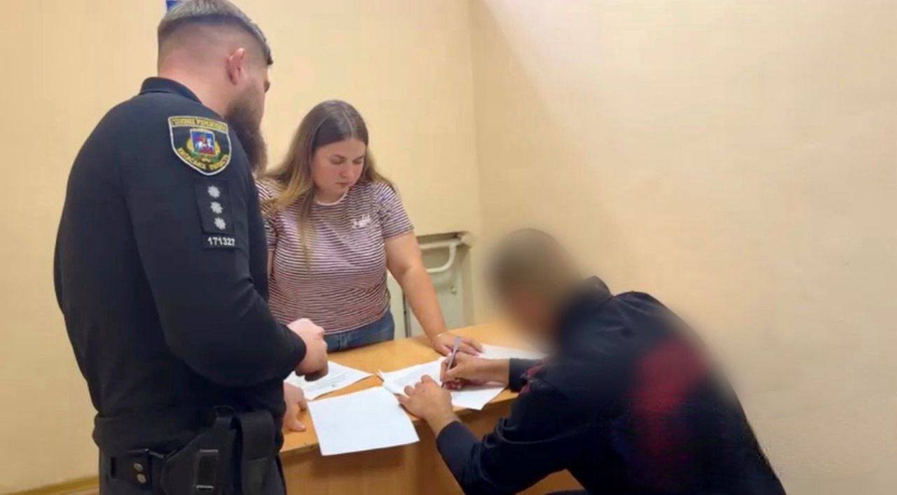 На Київщині чоловік вбив ножем неповнолітню сестру: його затримали. Фото