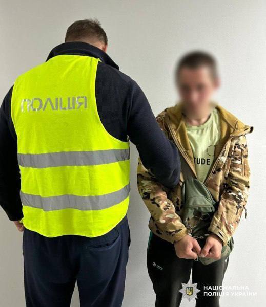 В Киеве рецидивист ограбил раненого военного на кресле колесном. Подробности и фото