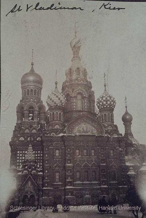 У мережі показали, яким у 1915 році побачила Київ сестра милосердя Американського Червоного Хреста. Фото