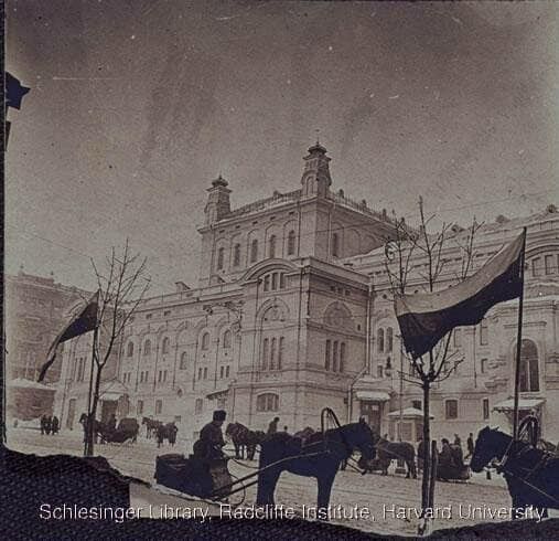 У мережі показали, яким у 1915 році побачила Київ сестра милосердя Американського Червоного Хреста. Фото