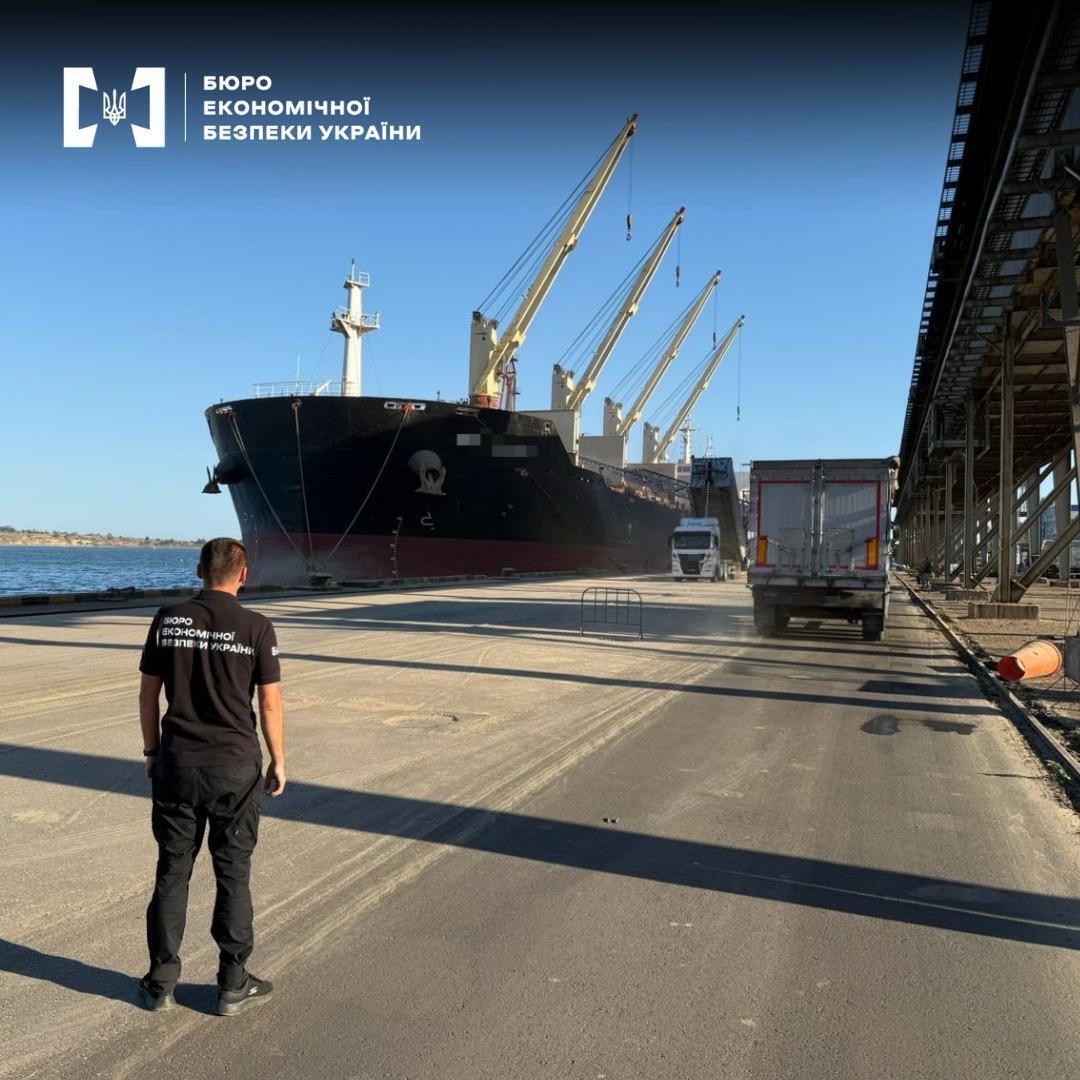 Из Украины пытались нелегально вывезти партию зерна