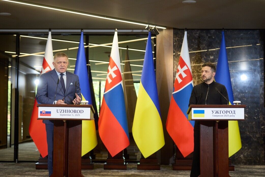 У российских нефти и газа нет будущего: Зеленский встретился с Фицо в Ужгороде. Видео