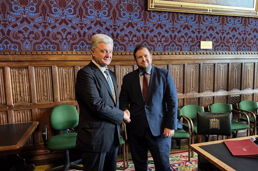 Посилення санкцій проти РФ і зброя: Порошенко у Британії провів переговори із урядовцями і депутатами