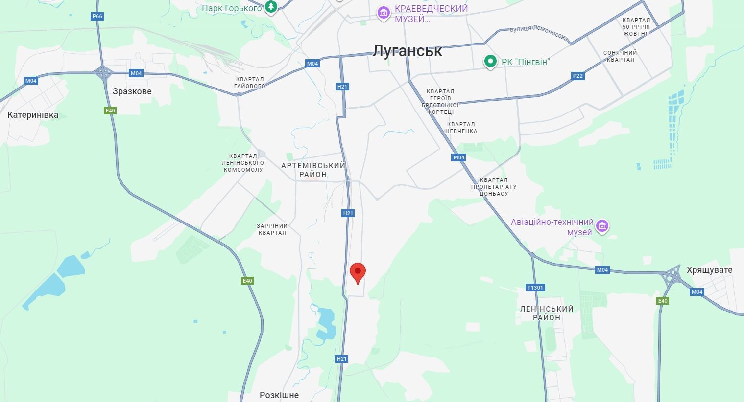 В окупованому Луганську спалахнула нафтобаза після атаки дронів. Фото й відео