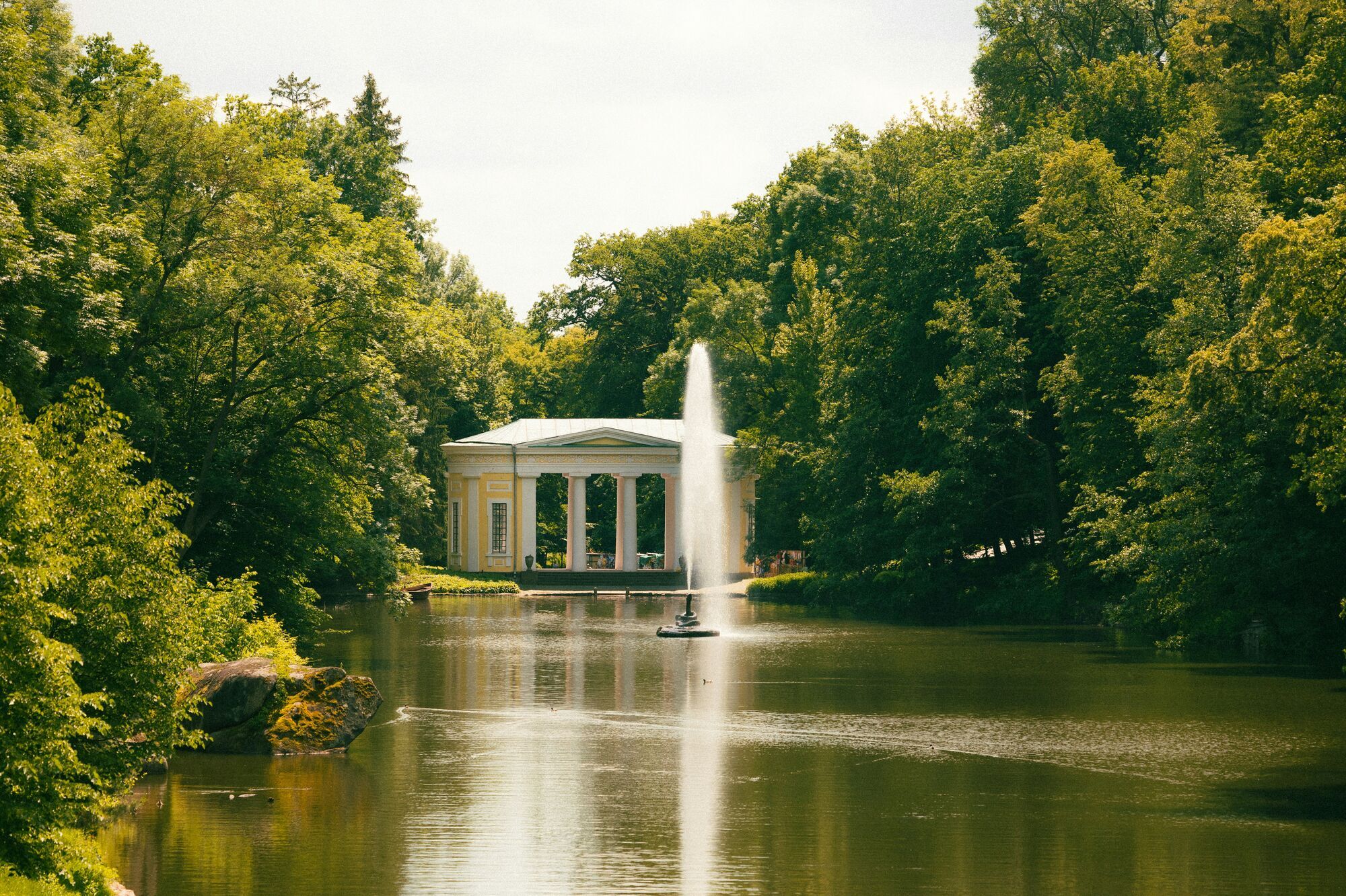 Отдых в Украине осенью 2025 года: куда поехать и что посмотреть