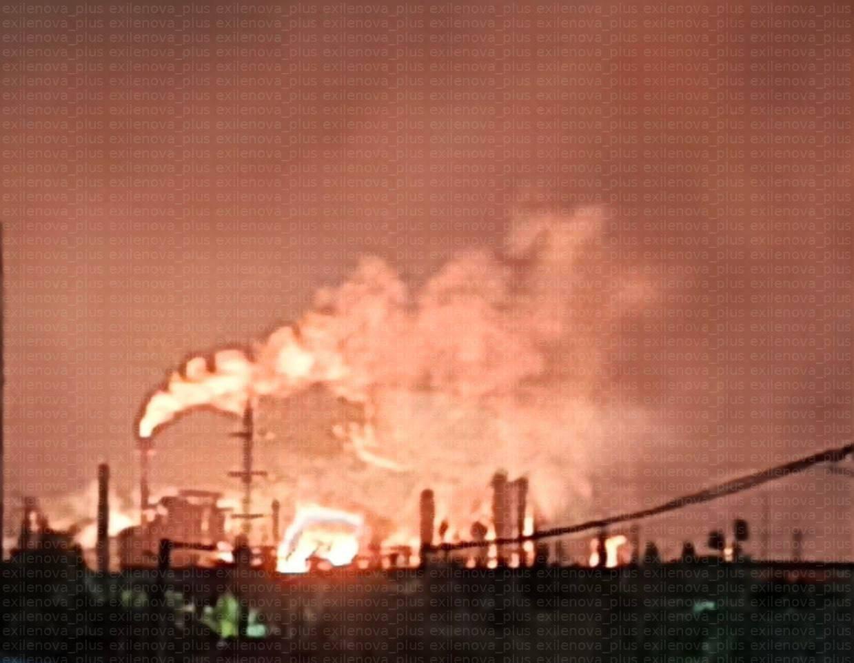 "Топливному кризису в России быть": дроны снова поразили НПЗ в Рязани, вспыхнул пожар. Фото и видео