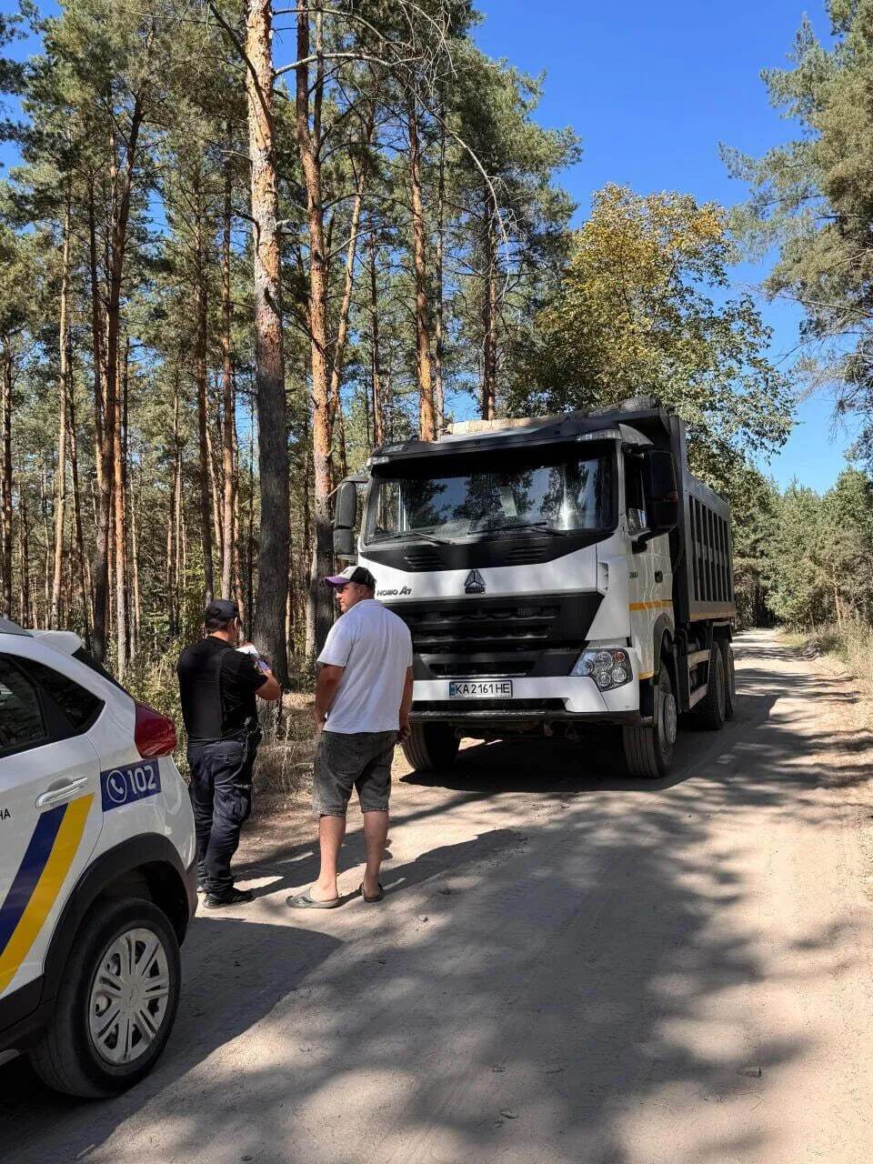 Скандальна справа про незаконний видобуток піску на Київщині: журналісти зафіксували, що "бізнес" продовжує працювати. Фото