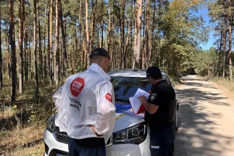 Скандальна справа про незаконний видобуток піску на Київщині: журналісти зафіксували, що "бізнес" продовжує працювати. Фото