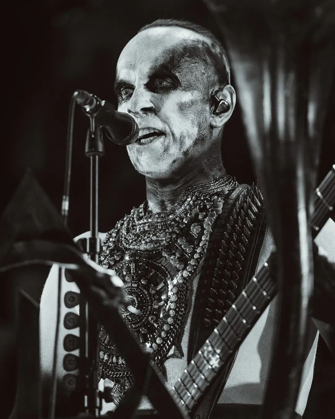 Польський гурт, який росіяни тримали в кімнаті з фекаліями, "помстився" фанатам із РФ і заступився за Україну