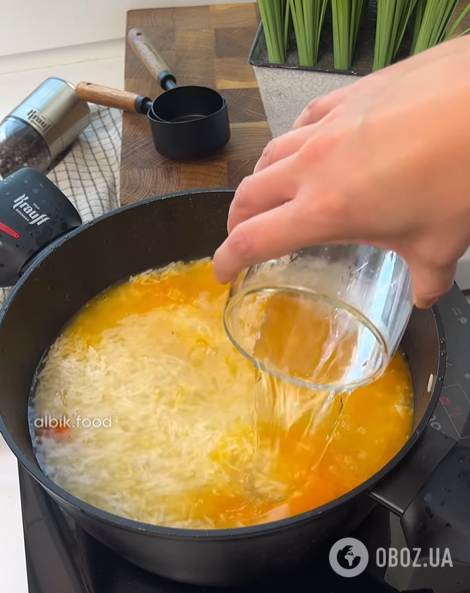 Рассыпчатый плов с курицей на обед: какой водой нужно заливать крупу для идеального результата