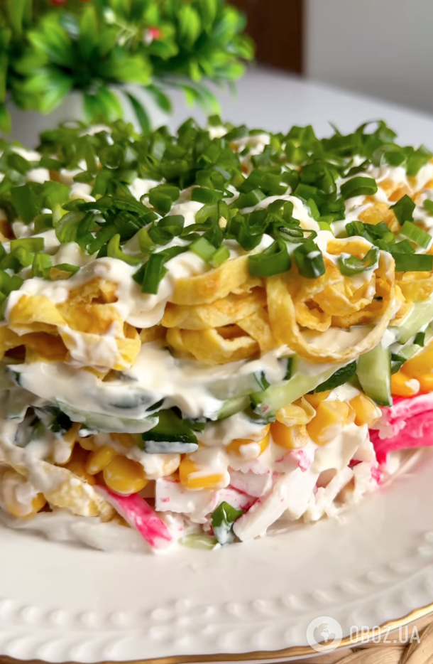 Салат "Венера" для праздничного стола: рецепт эффектного и вкусного блюда