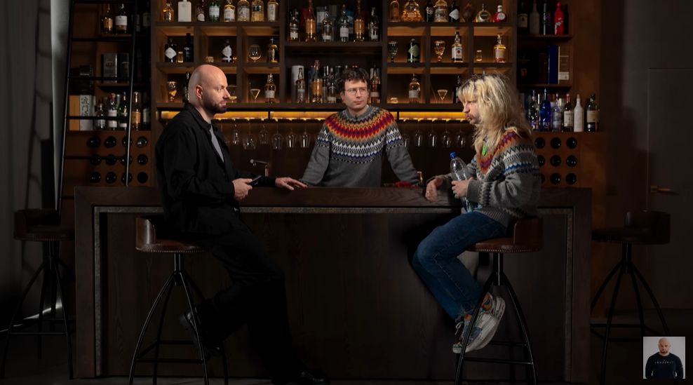 26-річний комік Даніл Повар, який заробляє до $7000 на місяць, пояснив, чому живе з мамою