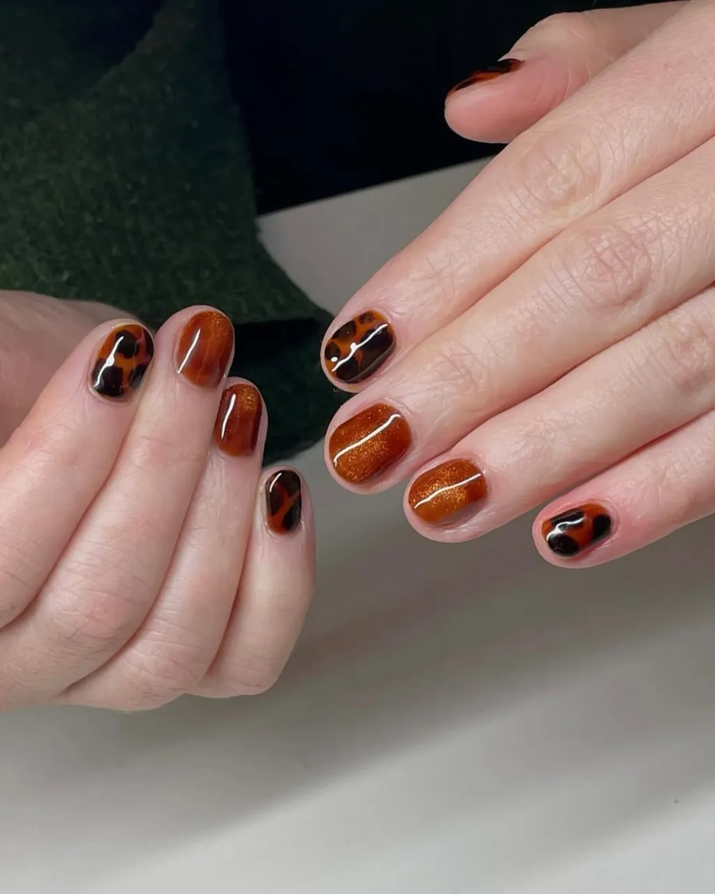 Шість відтінків манікюру, які стануть прикрасою осені: оберіть колір для себе