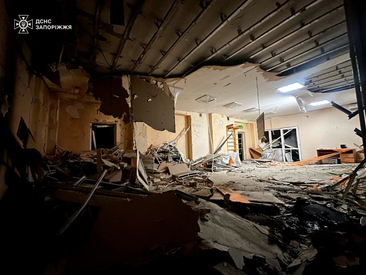 Россияне атаковали Запорожье дронами: пострадали жилые дома и детский сад, есть раненые. Фото и видео