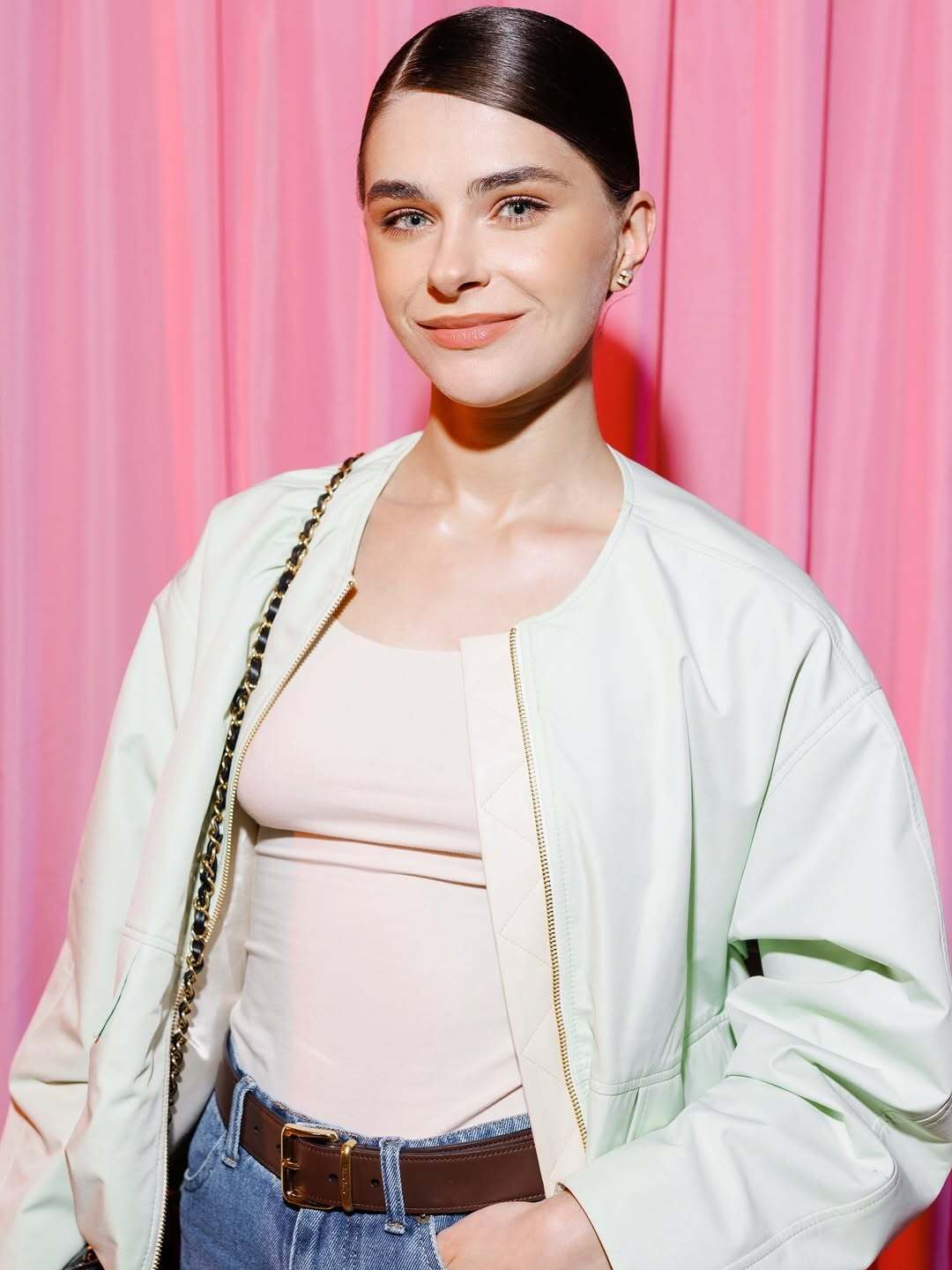 "Советую вам похудеть": жена Владимира Остапчука рассказала о ссоре с мастером в салоне красоты и нарвалась на критику