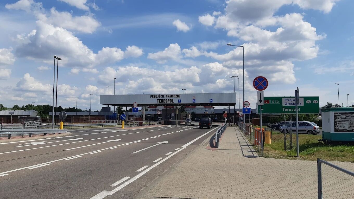 Усіх поляків закликали негайно виїхати з Білорусі: в МЗС попередили про небезпеку