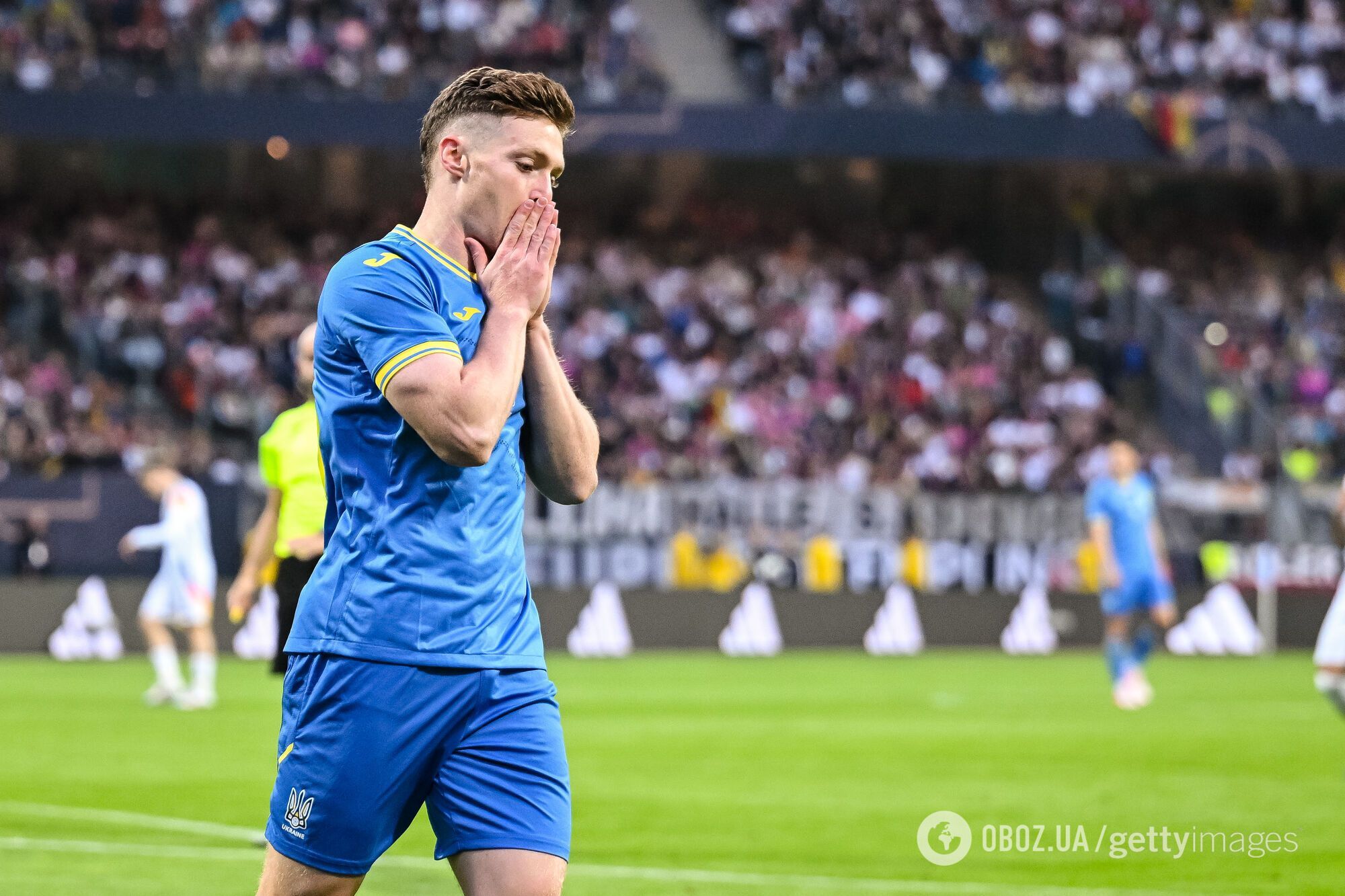 Зірковий легіонер поїхав зі збірної України після поразки від Франції і не зіграє з Азербайджаном. Відео